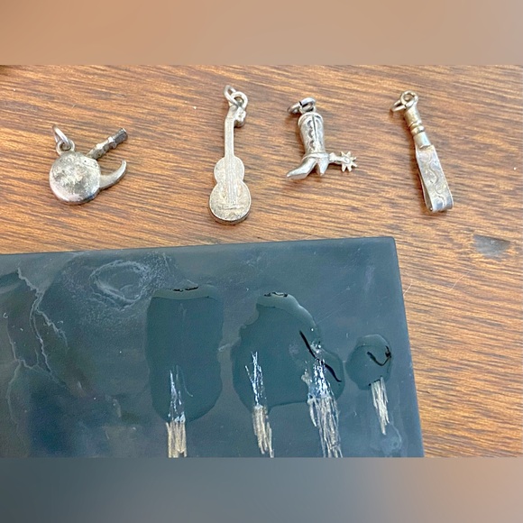 4 Vintage Southwest theme Pendant Charms including Guitar, Cowboy Boot, & Pipe - Picture 16 of 16